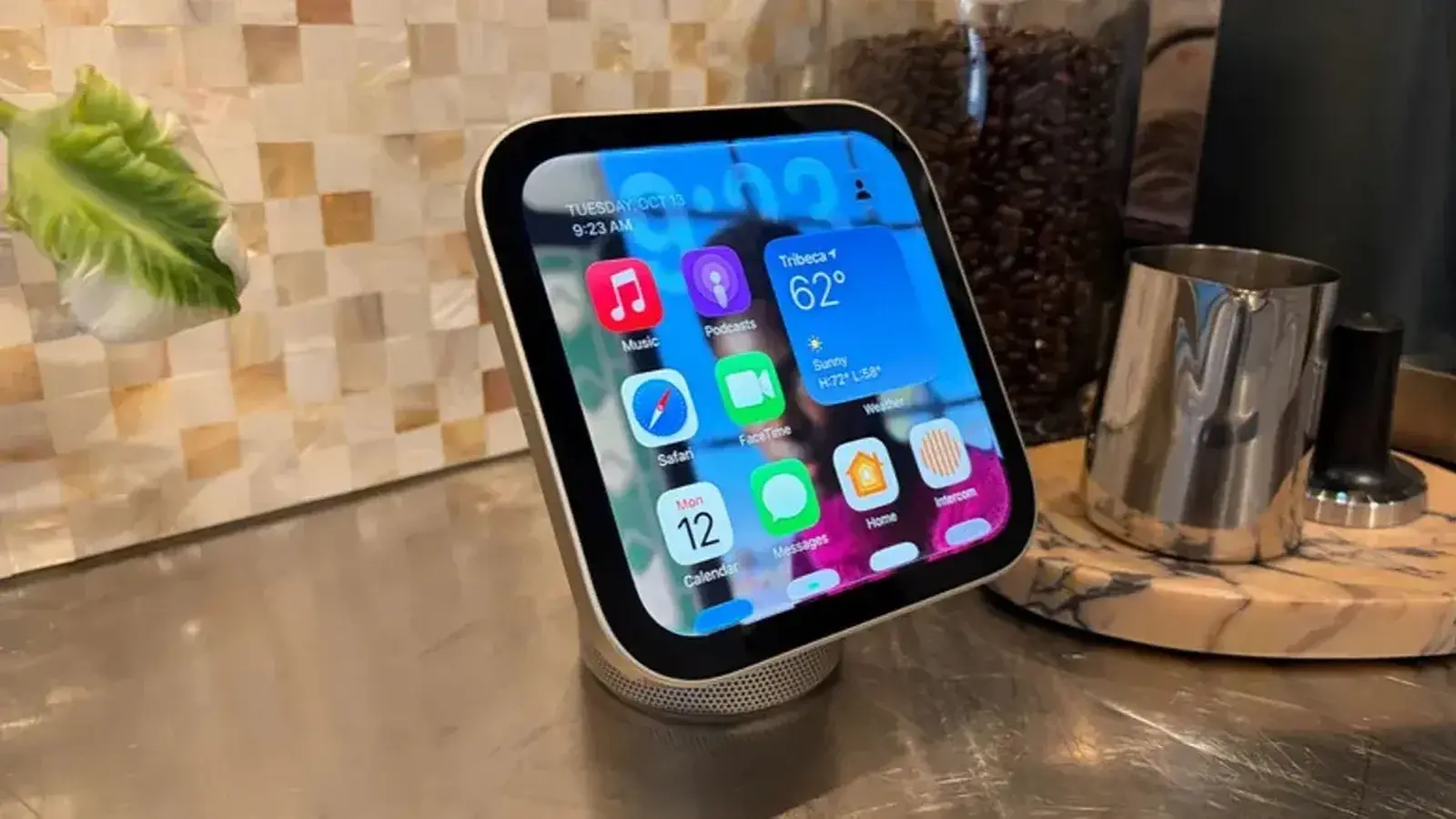 Apple testē 9 collu HomeView ar 360° rotējošu roku