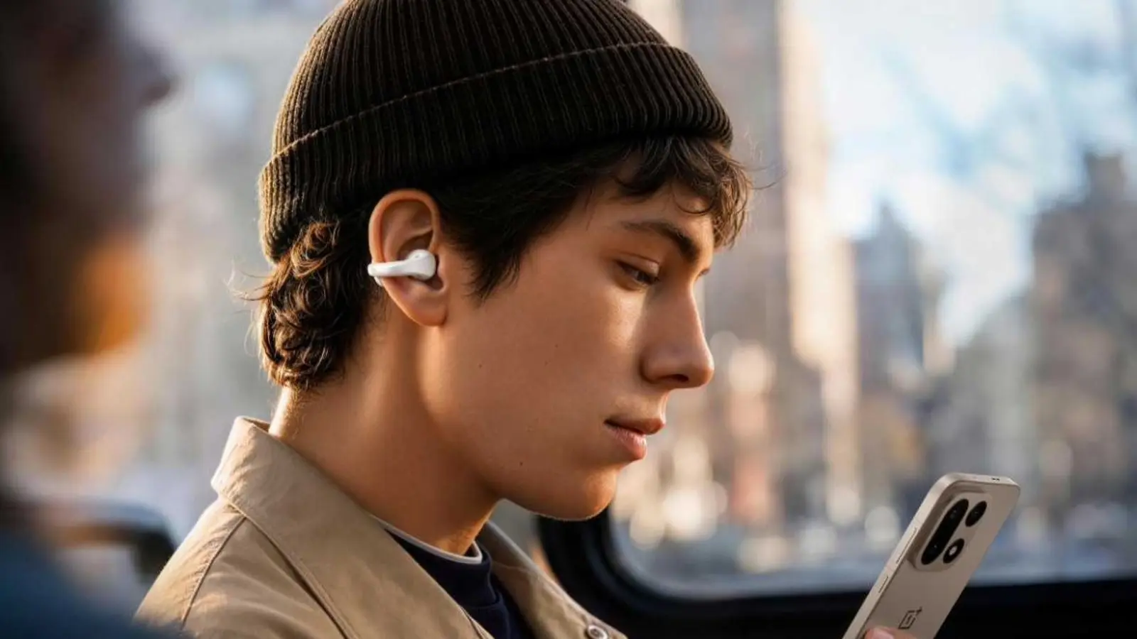 OnePlus Buds Clip: pirmās klipšveida austiņas ar Dynaudio