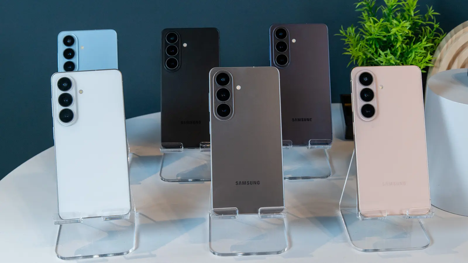 Samsung Galaxy S27 cenas var būt būtiski lielākas