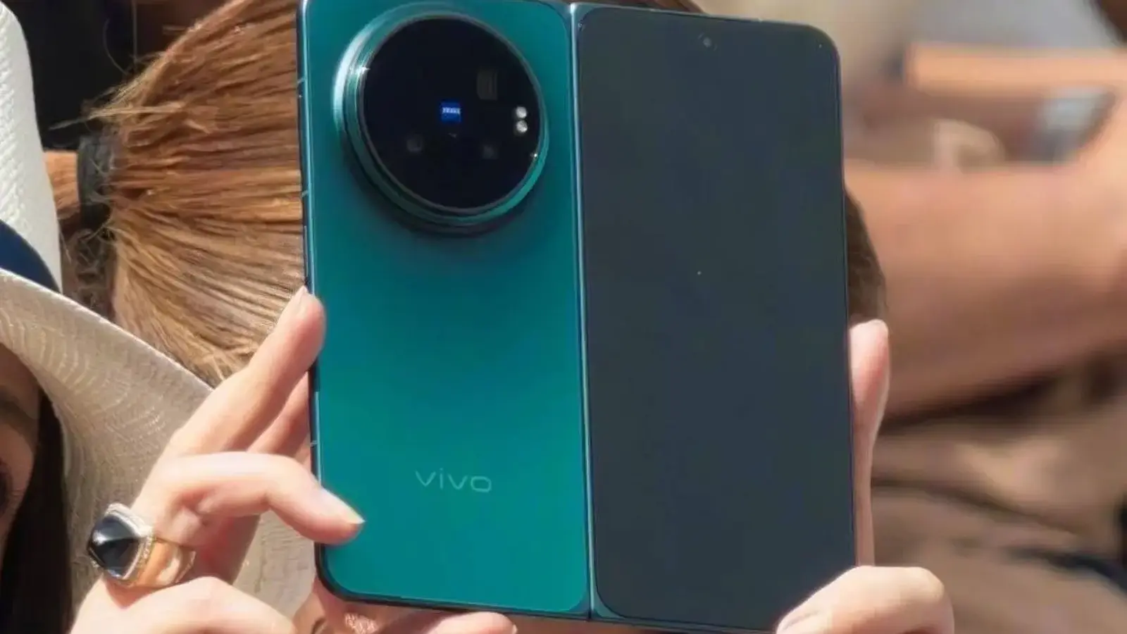 Vivo X Fold 6: salokāmais ar 200MP kameru un 6,900 mAh