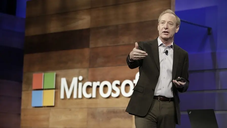 Microsoft pārvieto komunikācijas nodaļu Bradam Smitam vadībā