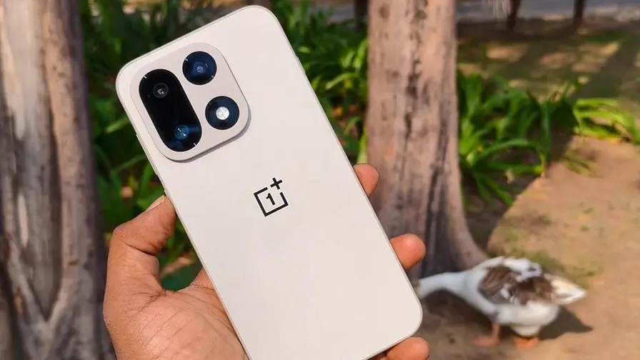 OnePlus 16: 165Hz ekrāns, Android 17 un 100W uzlāde