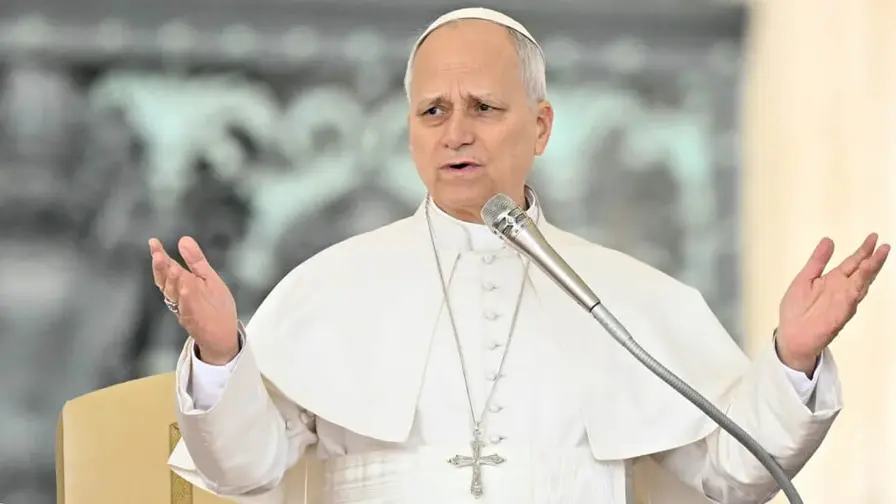 Pāvests aicina demilitarizēt mākslīgā intelekta ieročus