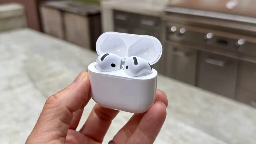 iFixit: AirPods 5 ar skavu baterijām un remonta stāvokli
