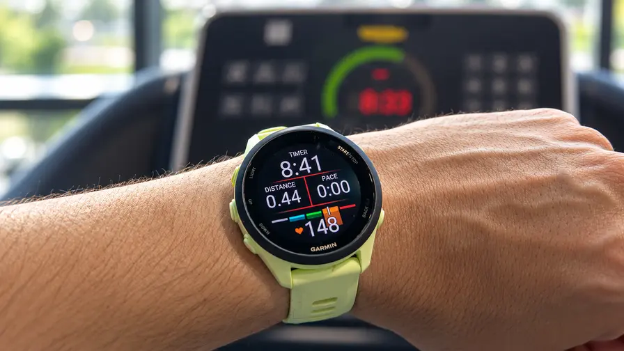 Garmin Forerunner 70: Viegls skrējēju pulkstenis ar analīzi Garmin Forerunner 70: Viegls skrējēju pulkstenis ar analīzi